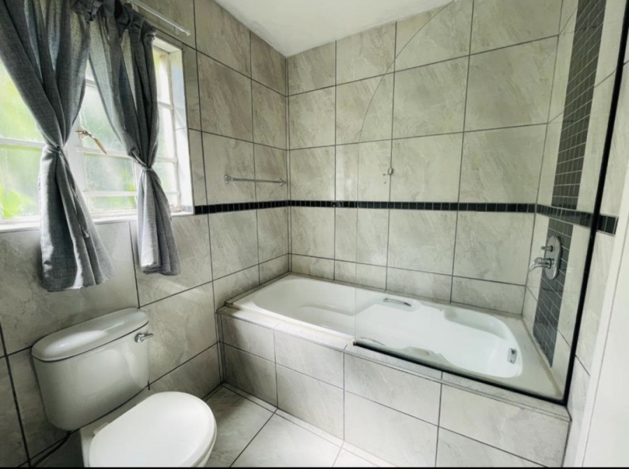 2 Bedroom Property for Sale in Bassonia Rock Gauteng