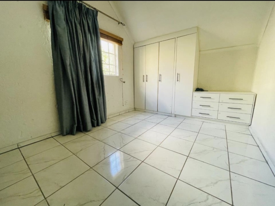2 Bedroom Property for Sale in Bassonia Rock Gauteng