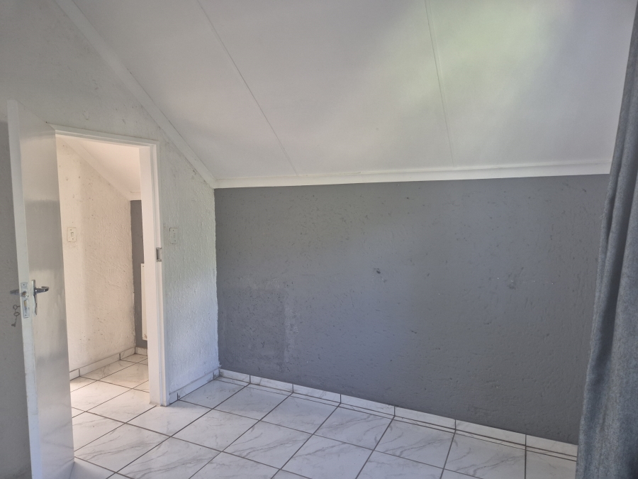2 Bedroom Property for Sale in Bassonia Rock Gauteng