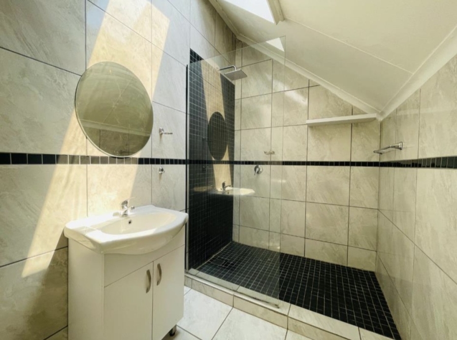 2 Bedroom Property for Sale in Bassonia Rock Gauteng