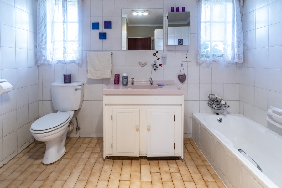 2 Bedroom Property for Sale in Die Wilgers Gauteng