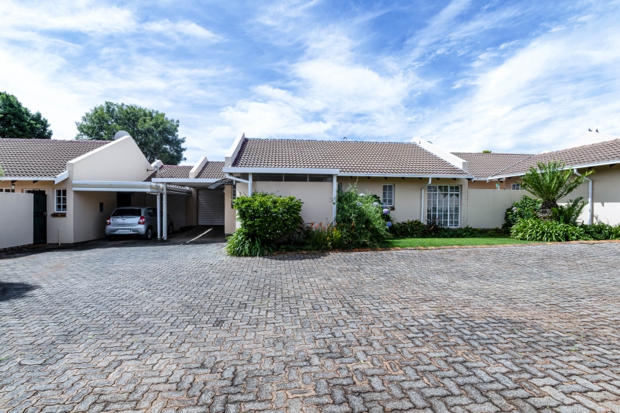2 Bedroom Property for Sale in Die Wilgers Gauteng