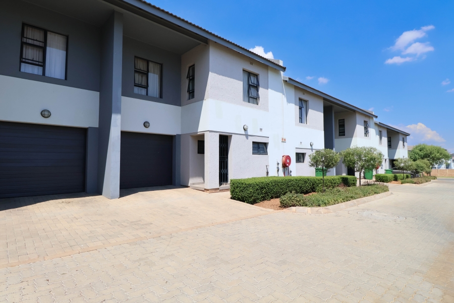 3 Bedroom Property for Sale in Thatchfield Estate Gauteng