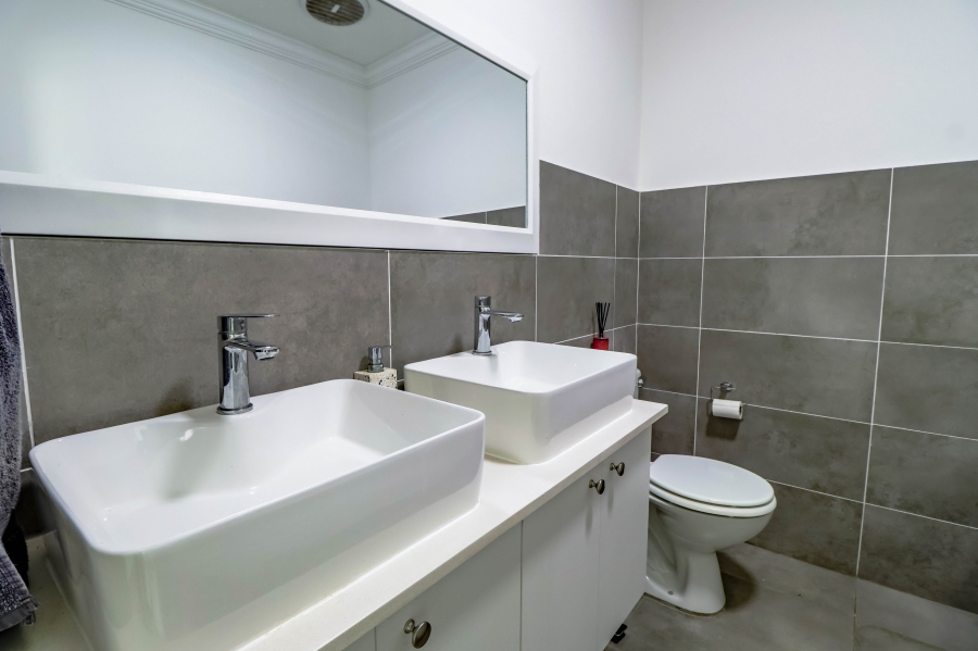 3 Bedroom Property for Sale in Thatchfield Estate Gauteng