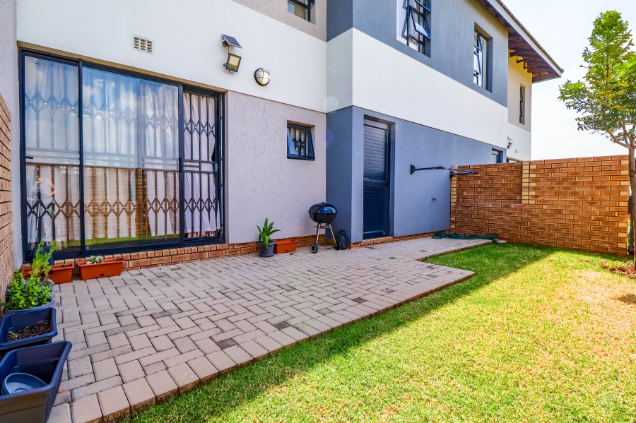 3 Bedroom Property for Sale in Thatchfield Estate Gauteng