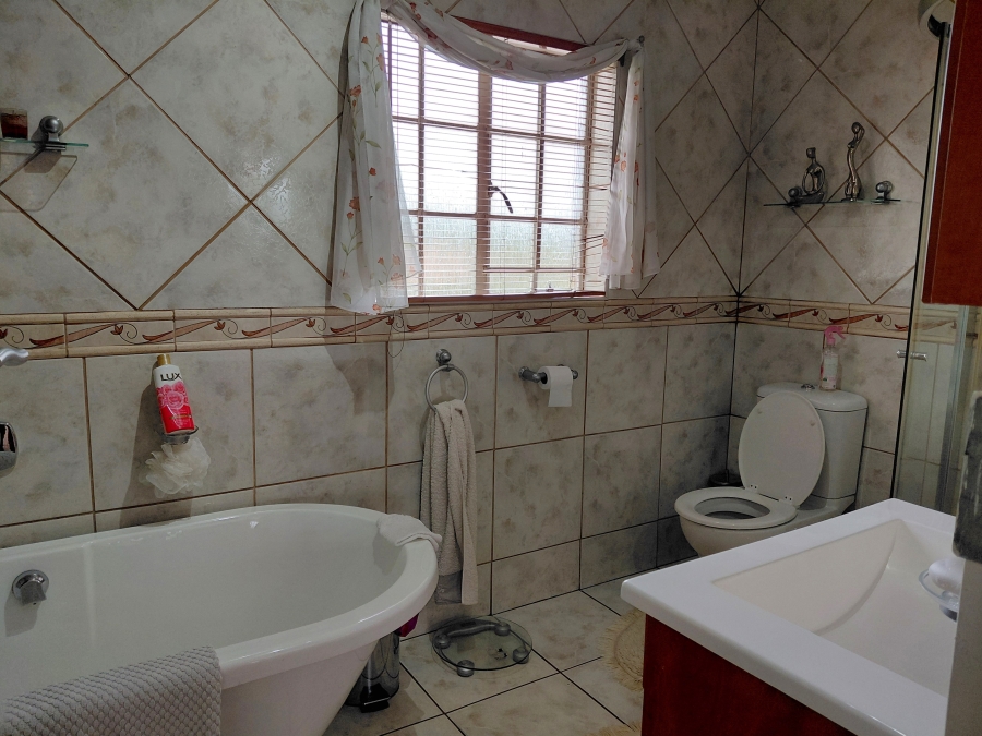 3 Bedroom Property for Sale in Dowerglen Ext 2 Gauteng