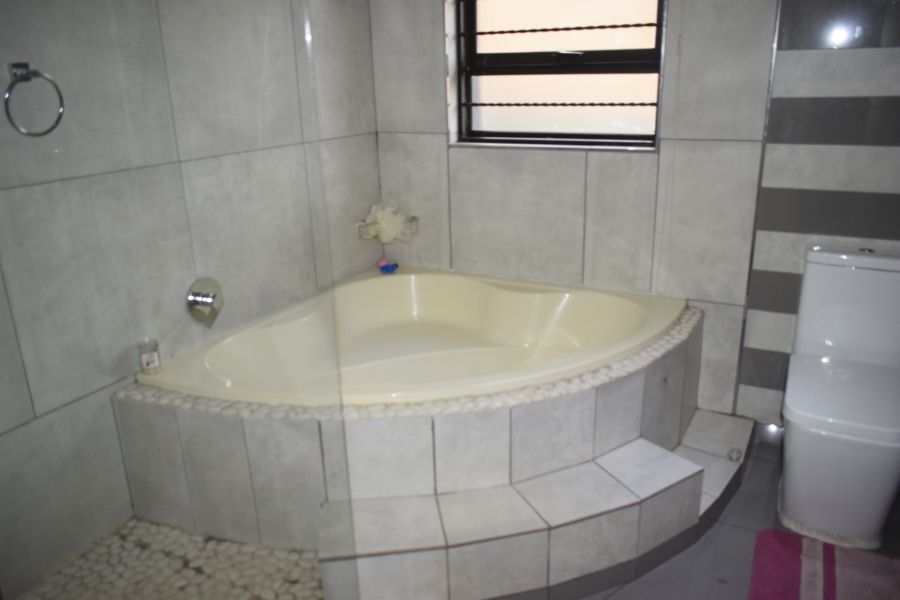 3 Bedroom Property for Sale in Comet Gauteng