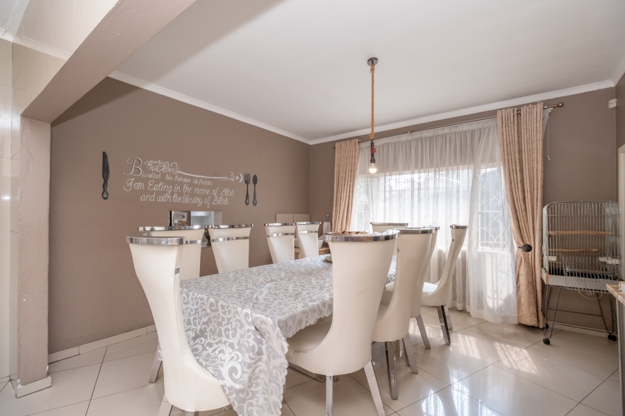 5 Bedroom Property for Sale in Bramley North Gauteng