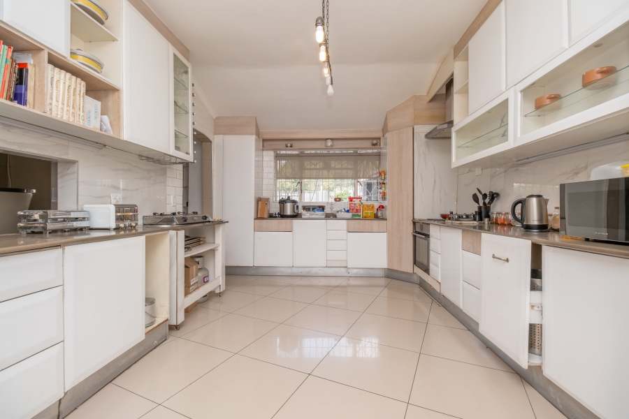 5 Bedroom Property for Sale in Bramley North Gauteng