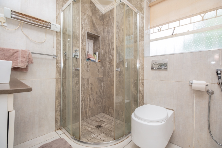 5 Bedroom Property for Sale in Bramley North Gauteng