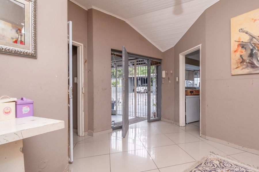 5 Bedroom Property for Sale in Bramley North Gauteng