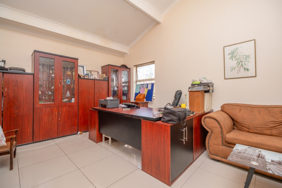 5 Bedroom Property for Sale in Bramley North Gauteng