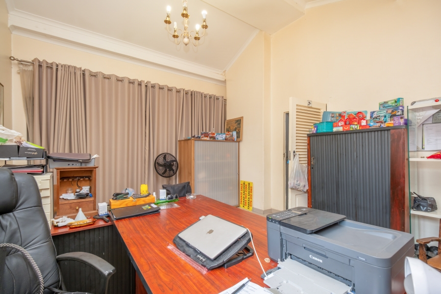 5 Bedroom Property for Sale in Bramley North Gauteng