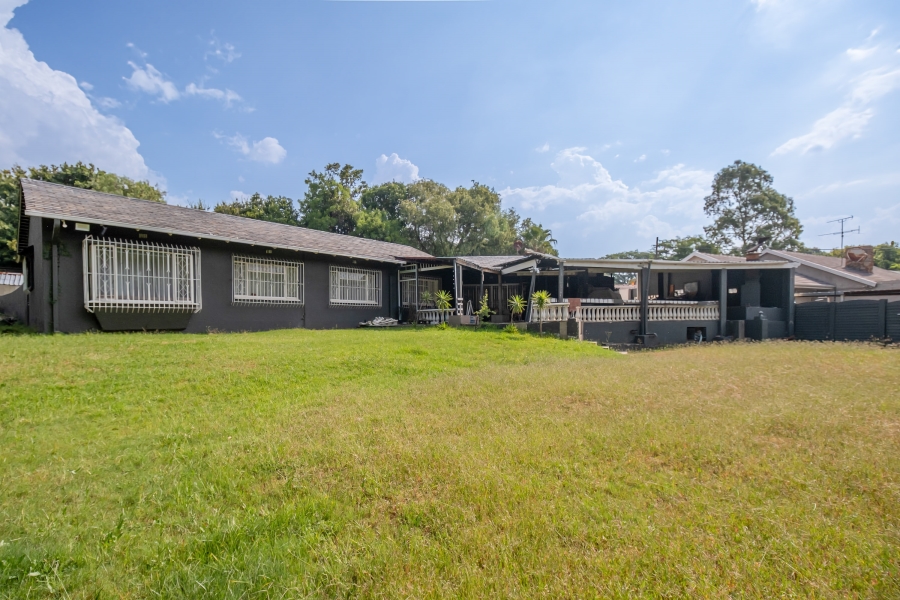 5 Bedroom Property for Sale in Bramley North Gauteng