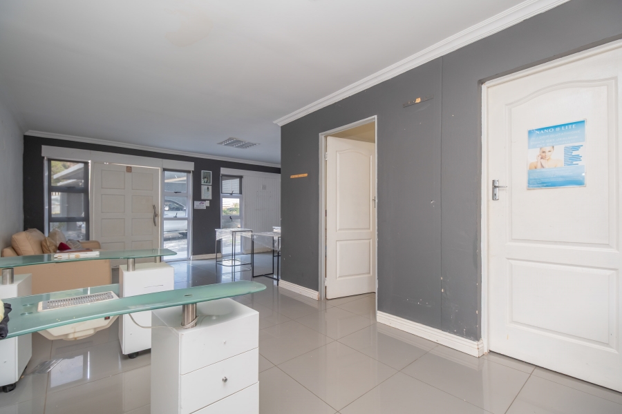 5 Bedroom Property for Sale in Bramley North Gauteng