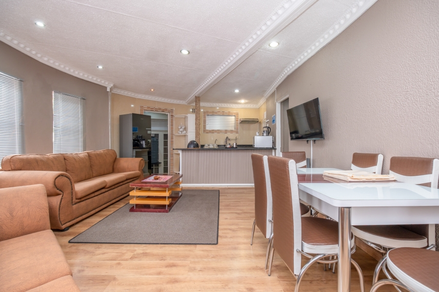 4 Bedroom Property for Sale in Robertsham Gauteng