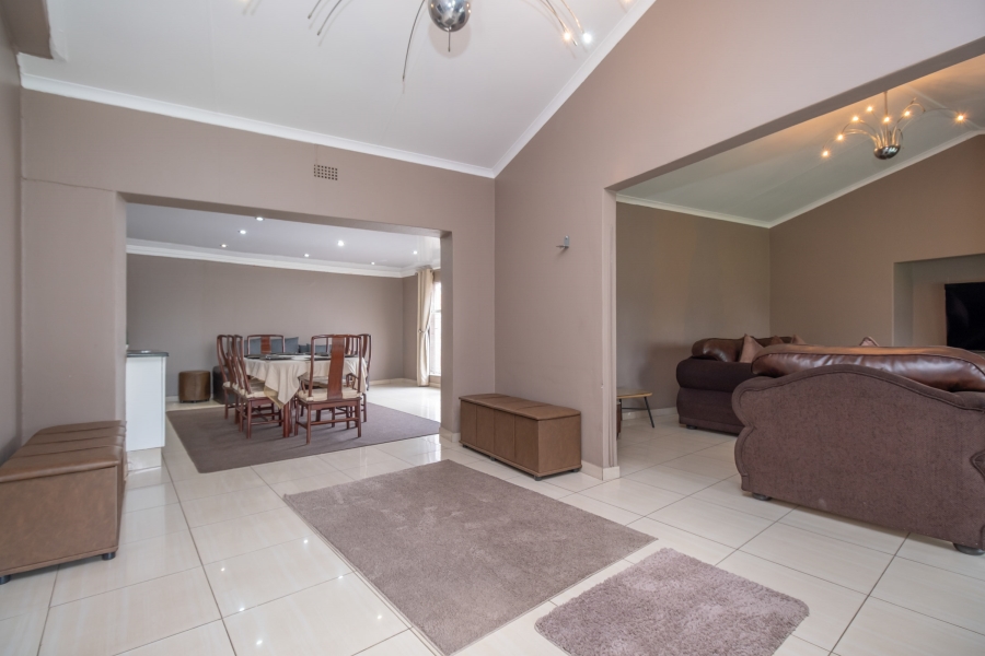 4 Bedroom Property for Sale in Robertsham Gauteng