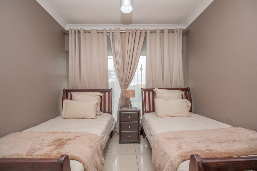 4 Bedroom Property for Sale in Robertsham Gauteng