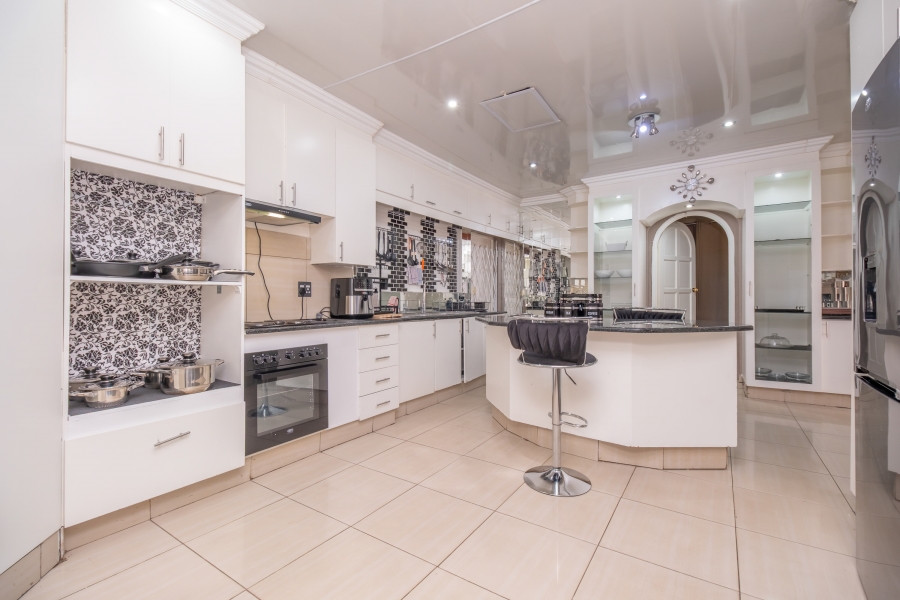 4 Bedroom Property for Sale in Robertsham Gauteng