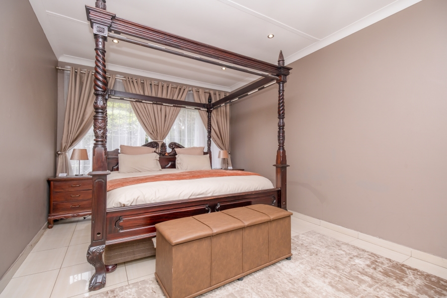 4 Bedroom Property for Sale in Robertsham Gauteng