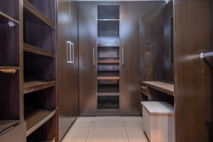 4 Bedroom Property for Sale in Robertsham Gauteng