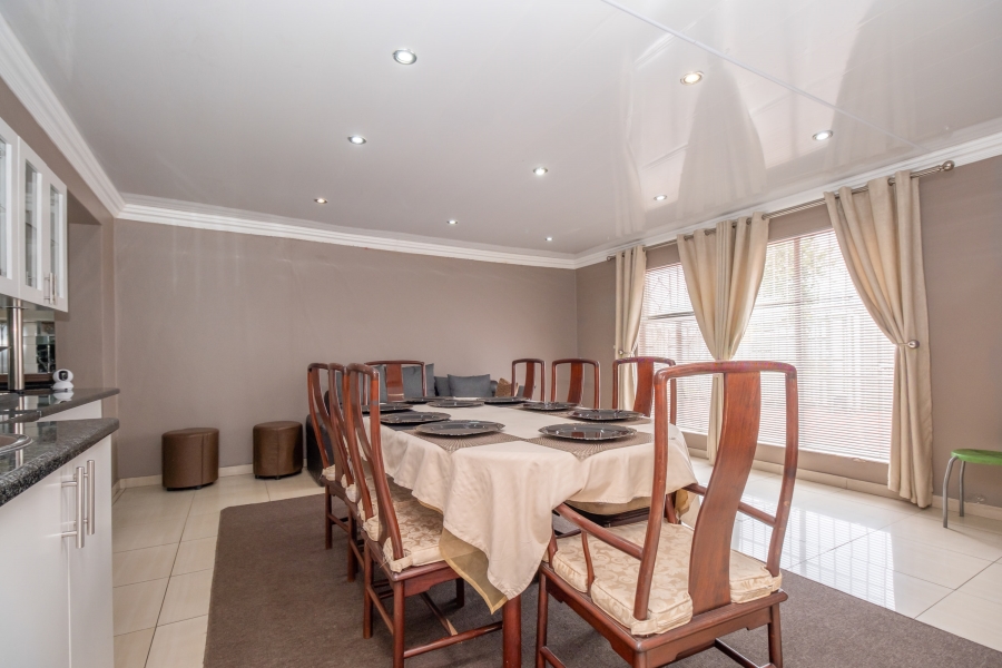 4 Bedroom Property for Sale in Robertsham Gauteng
