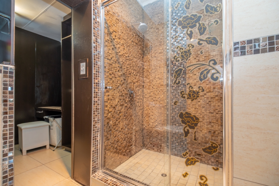 4 Bedroom Property for Sale in Robertsham Gauteng