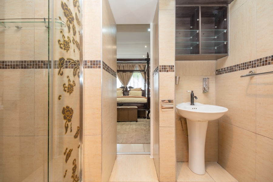 4 Bedroom Property for Sale in Robertsham Gauteng