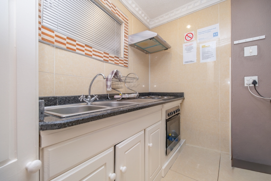 4 Bedroom Property for Sale in Robertsham Gauteng