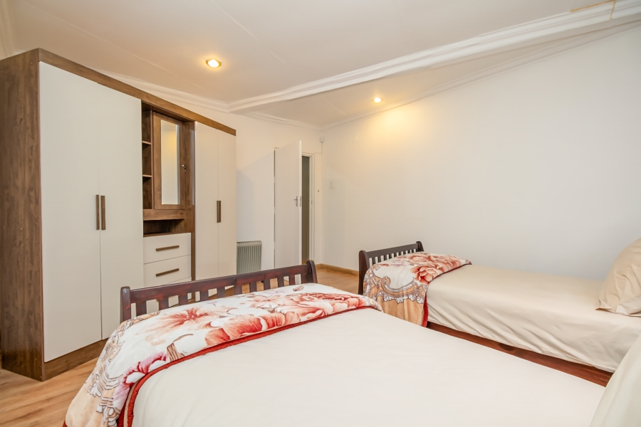 4 Bedroom Property for Sale in Robertsham Gauteng