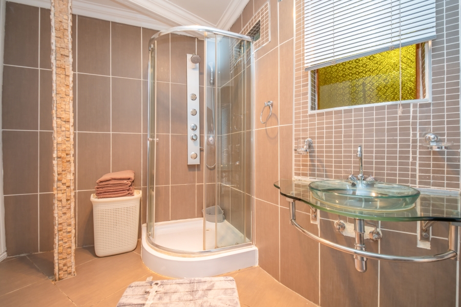 4 Bedroom Property for Sale in Robertsham Gauteng