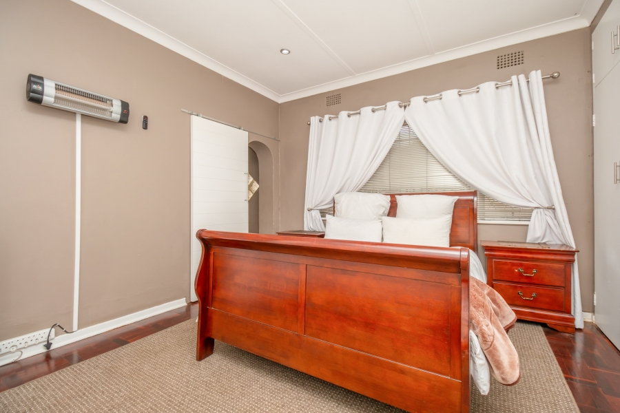 4 Bedroom Property for Sale in Robertsham Gauteng