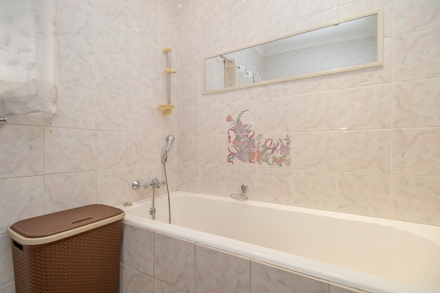 4 Bedroom Property for Sale in Robertsham Gauteng