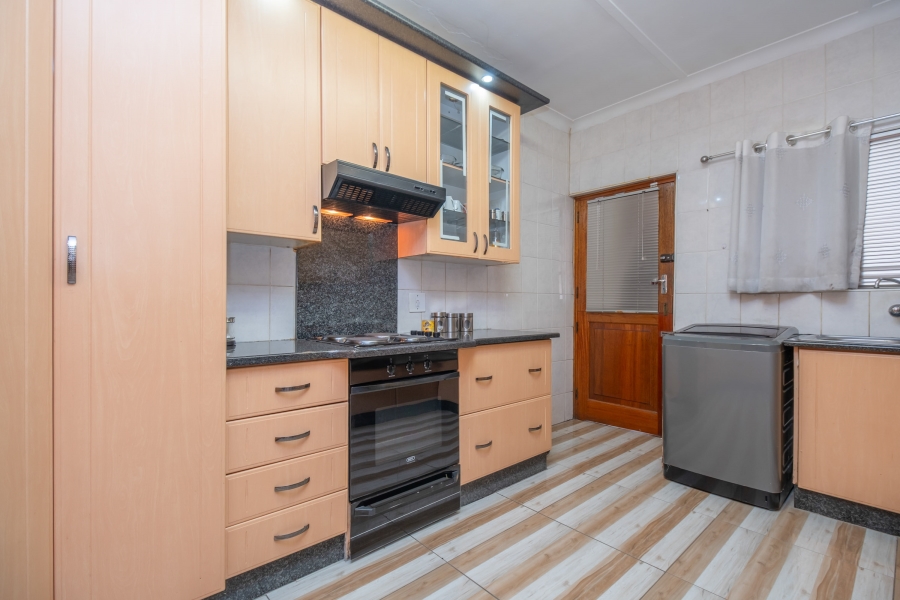 4 Bedroom Property for Sale in Robertsham Gauteng