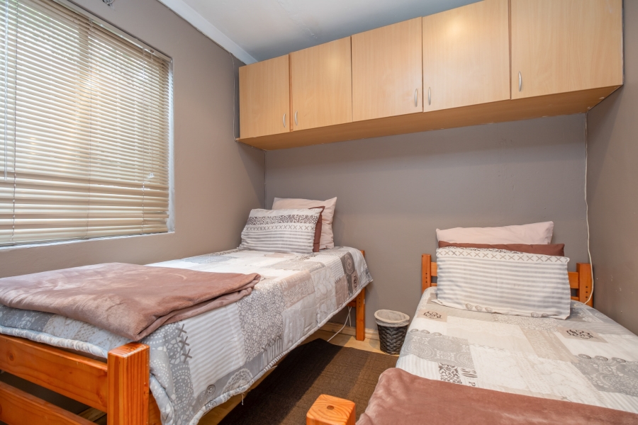 4 Bedroom Property for Sale in Robertsham Gauteng