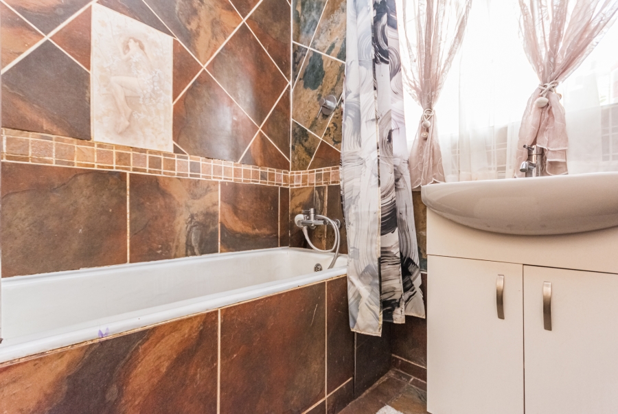 4 Bedroom Property for Sale in Florida Gauteng