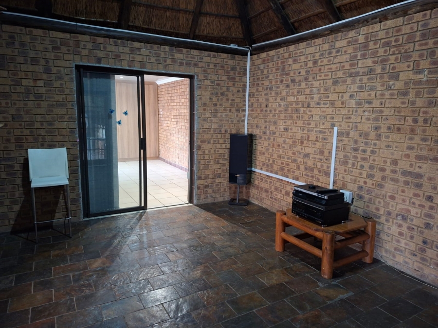 To Let 1 Bedroom Property for Rent in Montana Park Gauteng