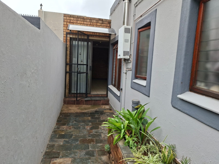 To Let 1 Bedroom Property for Rent in Montana Park Gauteng