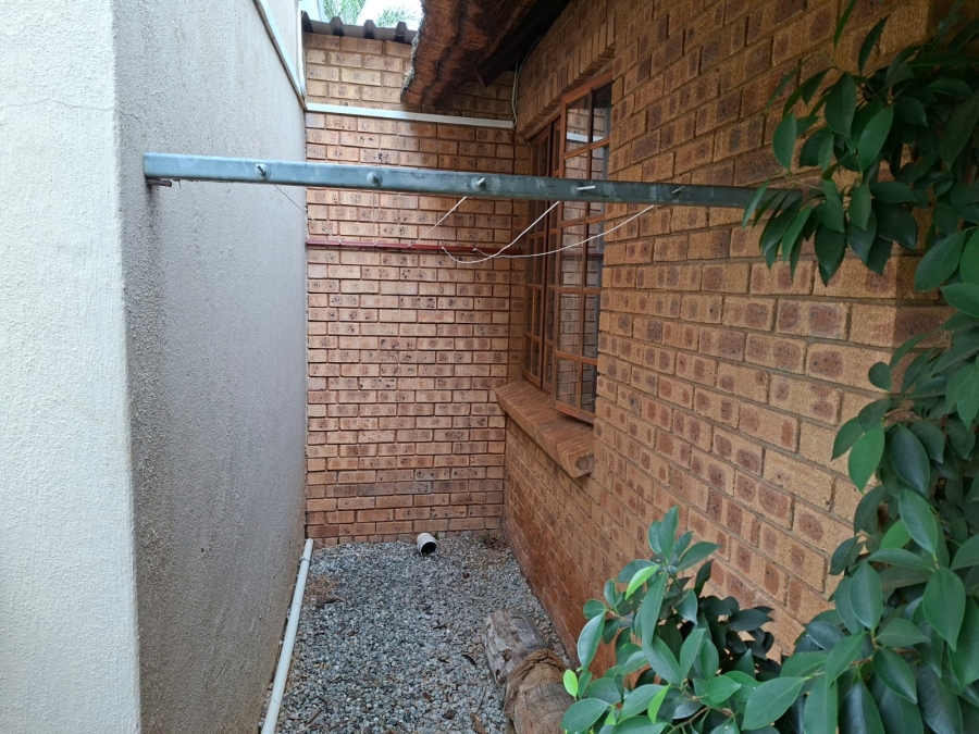 To Let 1 Bedroom Property for Rent in Montana Park Gauteng