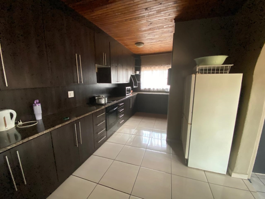 4 Bedroom Property for Sale in Vanderbijlpark CW 5 Gauteng