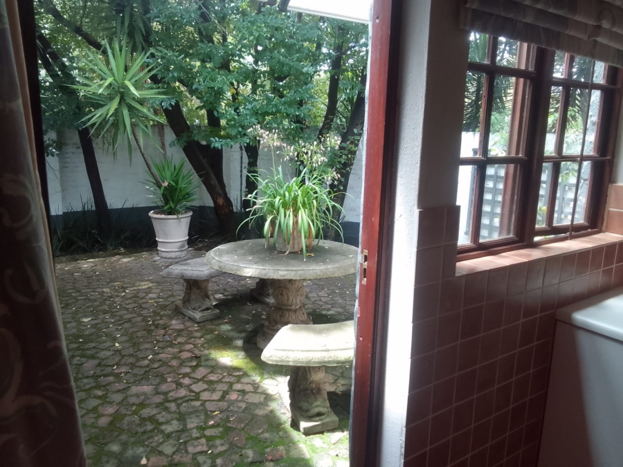 To Let 1 Bedroom Property for Rent in Paulshof Gauteng