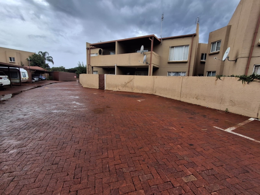 2 Bedroom Property for Sale in Dorandia Gauteng