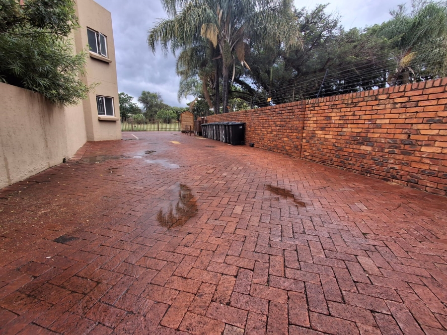 2 Bedroom Property for Sale in Dorandia Gauteng