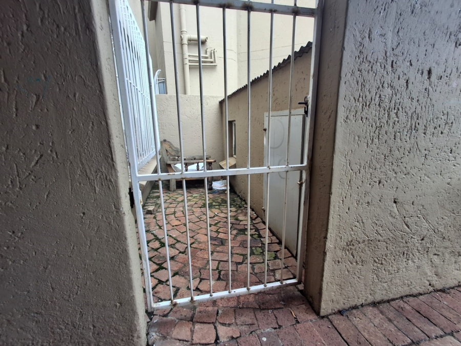 2 Bedroom Property for Sale in Dorandia Gauteng