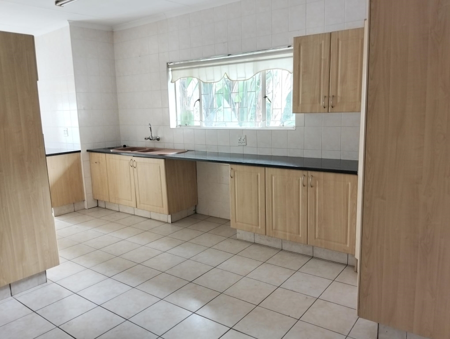 4 Bedroom Property for Sale in Garsfontein Gauteng
