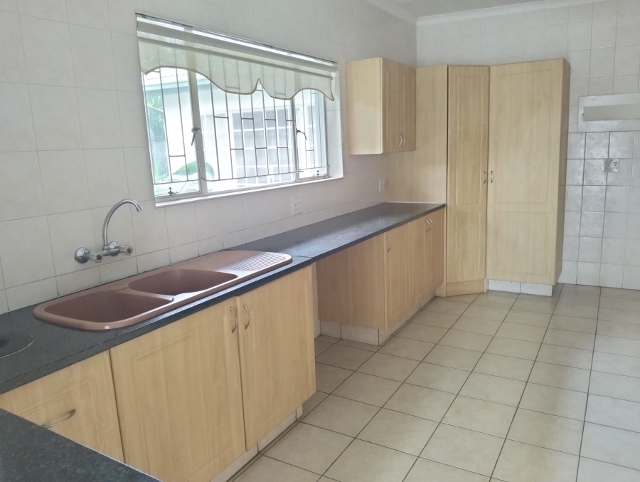 4 Bedroom Property for Sale in Garsfontein Gauteng