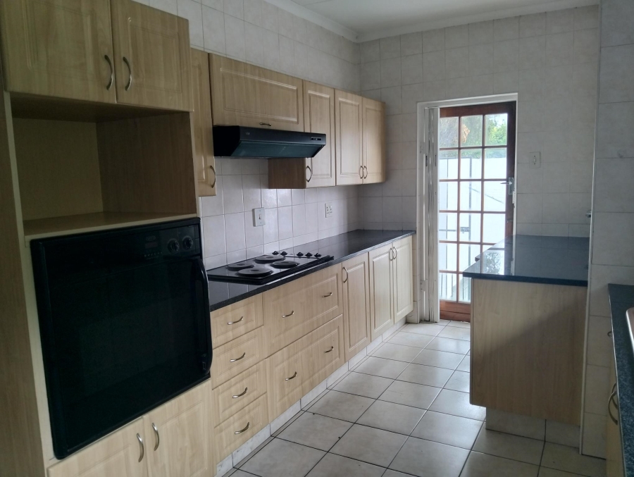 4 Bedroom Property for Sale in Garsfontein Gauteng