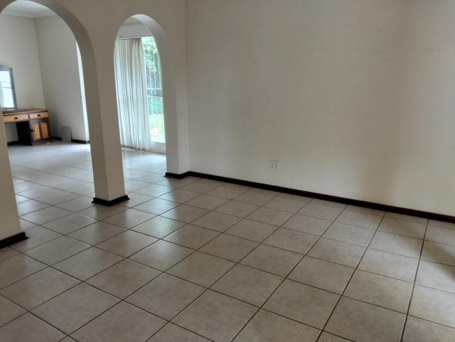 4 Bedroom Property for Sale in Garsfontein Gauteng
