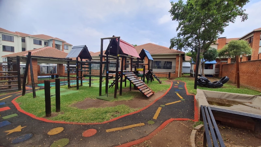 To Let 2 Bedroom Property for Rent in Greenstone Hill Gauteng