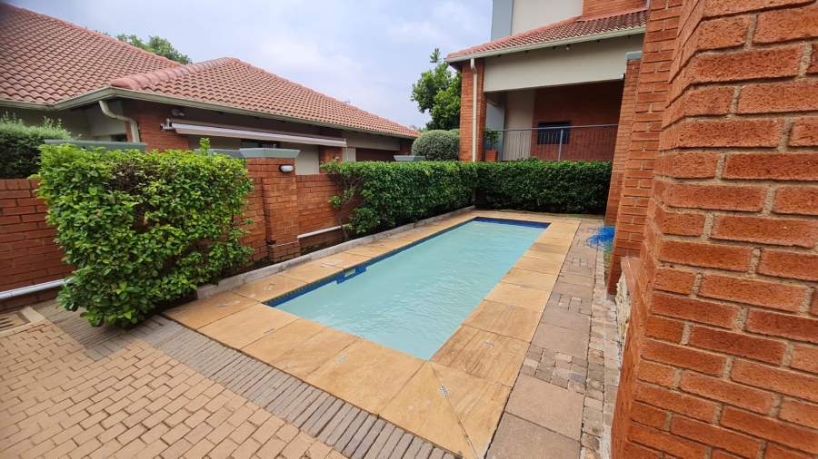 To Let 2 Bedroom Property for Rent in Greenstone Hill Gauteng